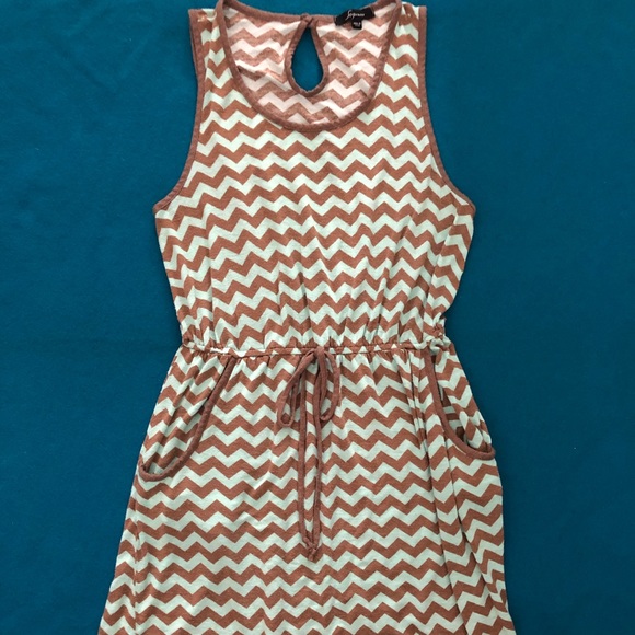 Dresses & Skirts - Soprano Dress. Size Large.
